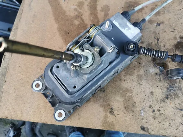 Vaihteensiirtovipu + kaapelit Audi A3 8L Lift 1.9 TDI image 5