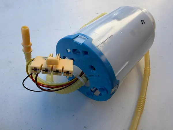 Brandstofpomp VW Touareg 7P 3.6 FSI image 3