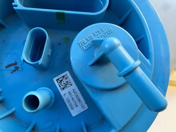 Brandstofpomp VW Touareg 7P 3.6 FSI image 4