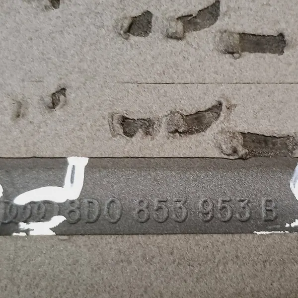 Linker voorportierafwerking Audi A4 B5 FL 8D0853953B image 6