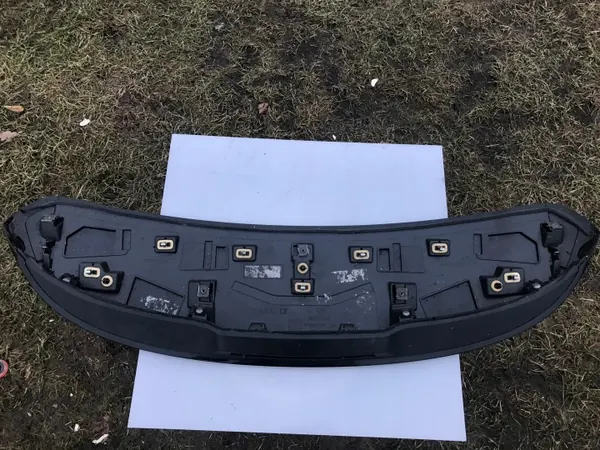 Spoiler de coffre Renault Megane 4 OEM 960301593R image 5