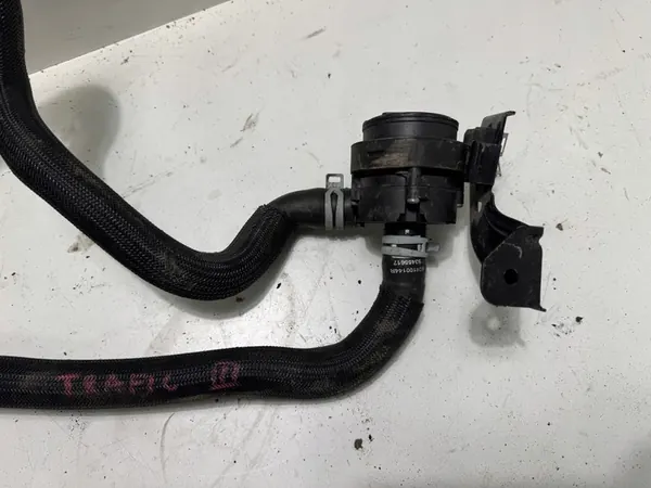 Conjunto de mangueiras da bomba de água Renault Trafic III 1.6 DCI image 2