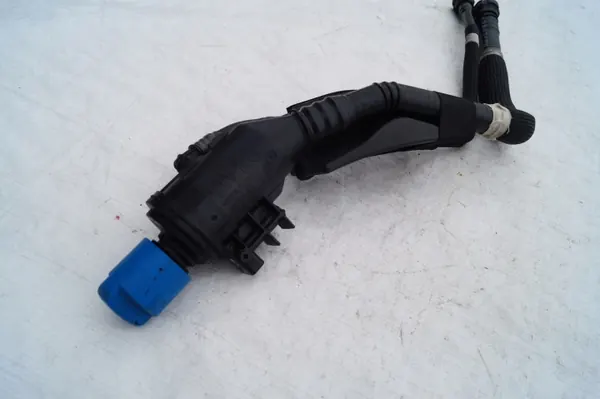 AdBlue-korkki & Letku OEM 2N0131965 VW Tiguan II 2.0 image 3