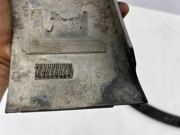 VW Touareg II Etu Oikea Lokasuoja Trim OEM 7P6853718F image 10
