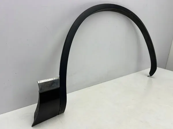 VW Touareg II Etu Oikea Lokasuoja Trim OEM 7P6853718F image 3