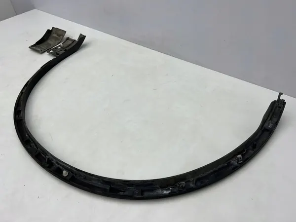 VW Touareg II Etu Oikea Lokasuoja Trim OEM 7P6853718F image 5