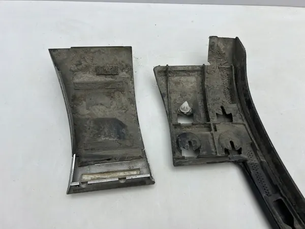 VW Touareg II Etu Oikea Lokasuoja Trim OEM 7P6853718F image 6