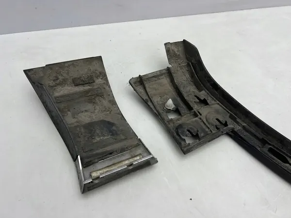 VW Touareg II Etu Oikea Lokasuoja Trim OEM 7P6853718F image 8