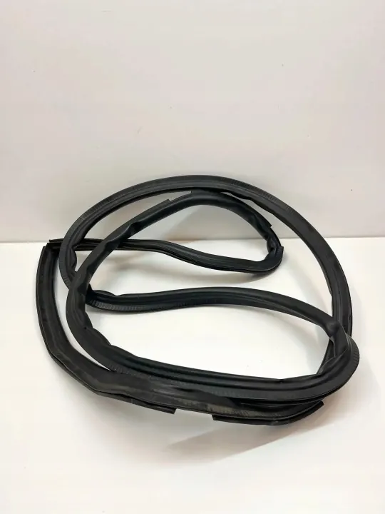 OEM A2318890098 moottoritilan tiiviste Mercedes SL 231 image 2