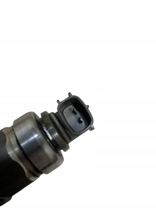 Injecteur Toyota Avensis T25 2.0 D4D 23670-0G010 image 4