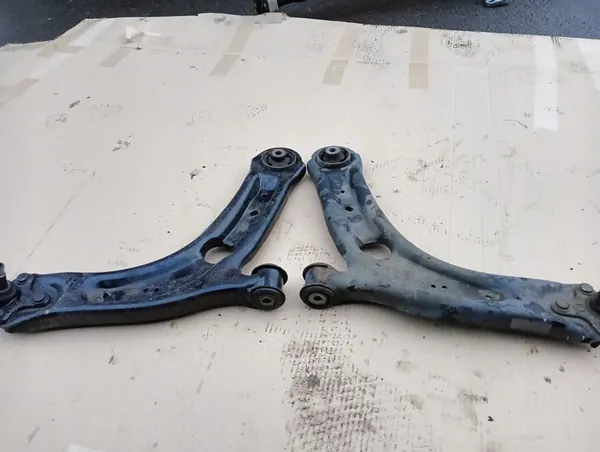 Braccio di Controllo Anteriore Sinistro Skoda Karoq 2017- image 2