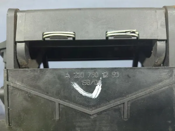 Mercedes S-Klasse W220 Heckklappengriff OEM A2207501293 image 4