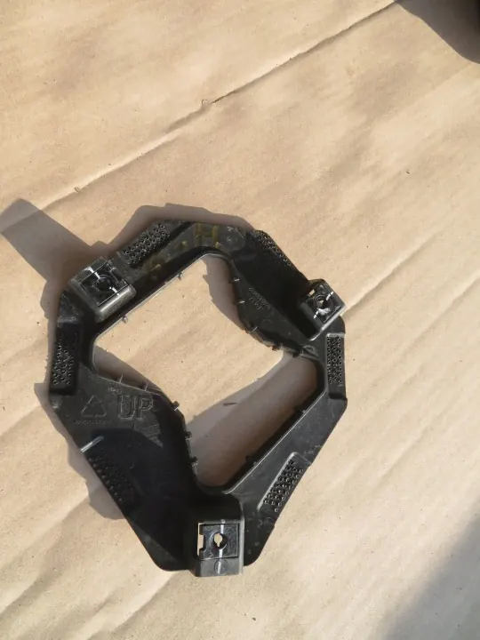 Soporte Polestar 2 OEM 8895109612 - Estado Usado image 4