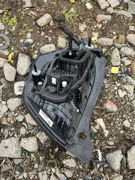 RENAULT TWINGO III 1.0 SCe Höger Baklykta 265501361R image 2