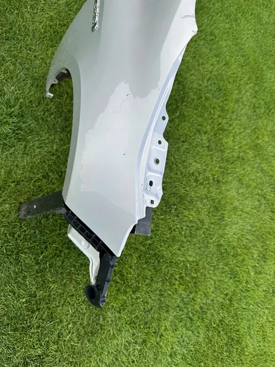 Parafango anteriore destro Toyota Corolla E21 HB-5 Kombi OEM image 4