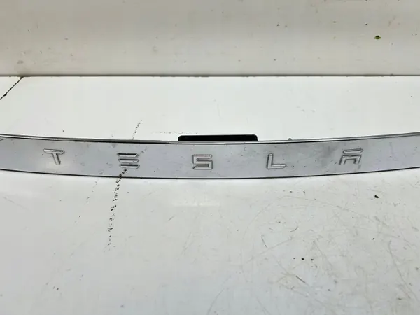 Barre d'éclairage plaque arrière Tesla Model S OEM 0885600C image 7