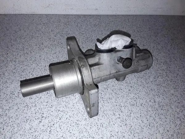 BMW Remcilinder OEM 1165582 voor 3 Compact E46 image 2