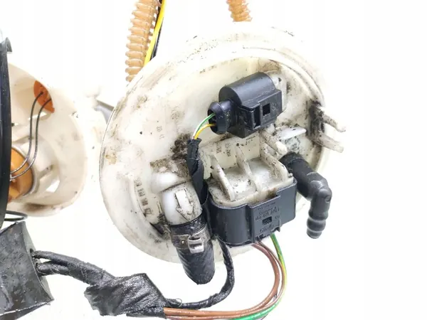 Bomba de combustível AUDI A6 ALLROAD 2.5L diesel 132kW 4B0906087BD image 3