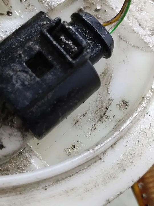 Bomba de combustível AUDI A6 ALLROAD 2.5L diesel 132kW 4B0906087BD image 7