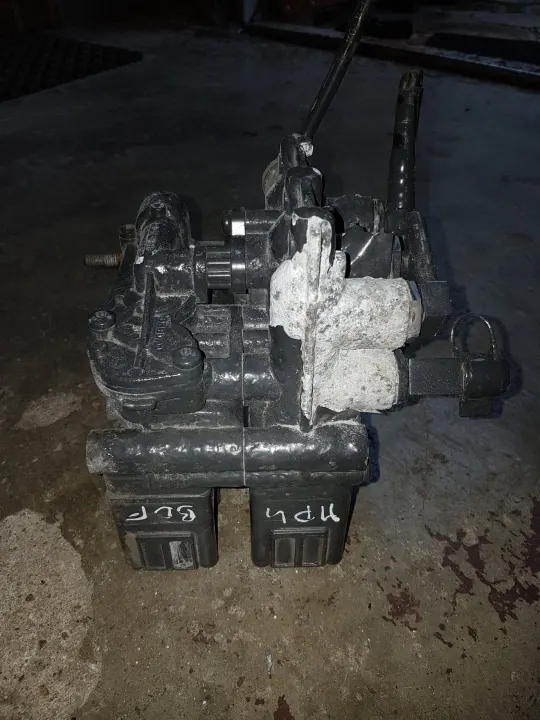 Válvula ar suspensão ECAS OEM 0013271225 Actros MP4 image 2
