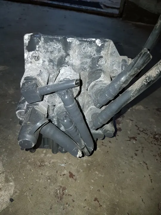 Válvula ar suspensão ECAS OEM 0013271225 Actros MP4 image 5