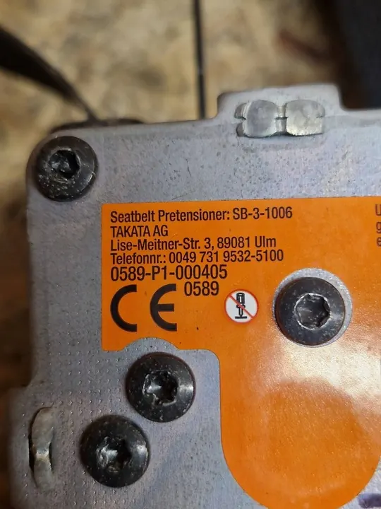 Toyota Verso 2014 Front Seat Belt Left Side OEM 0589P1000405 image 4