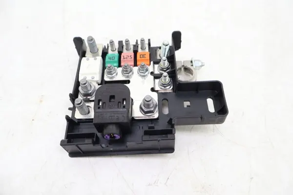 Maserati Batterisäkring OEM 6701582750 - Begagnad image 2