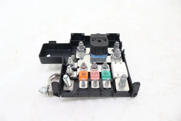 Maserati Batterisäkring OEM 6701582750 - Begagnad image 3