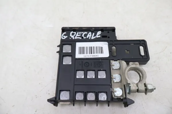 Maserati Batterisäkring OEM 6701582750 - Begagnad image 5