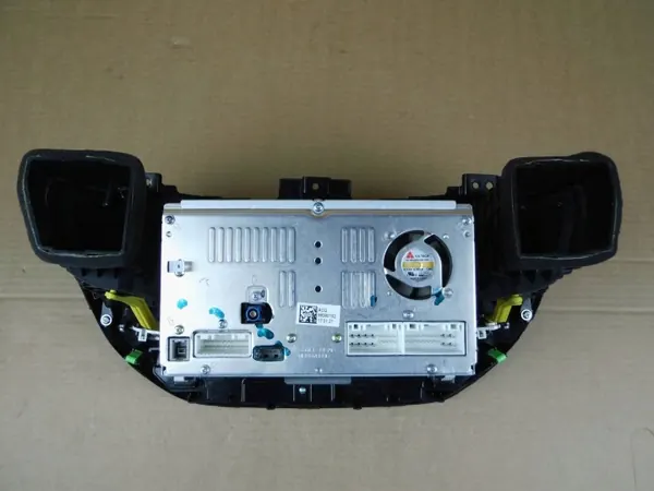 Radio Navigation Hyundai Tucson III 2015-2017 OEM 96560D70014X image 8