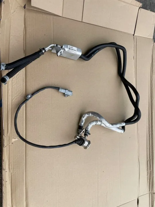 AdBlue-injector OEM 208994525R voor Renault Trafic III image 2