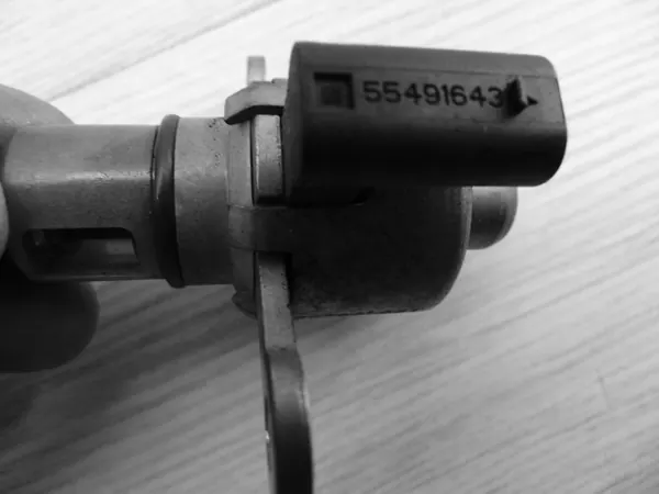 Sensor Presión Aceite Opel Insignia B 55491643 image 3