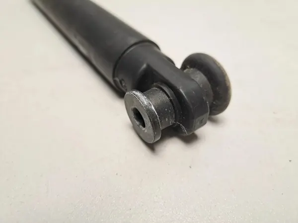 Höger bakluckaktuatör OEM 7473097 för BMW X7 G07 image 4