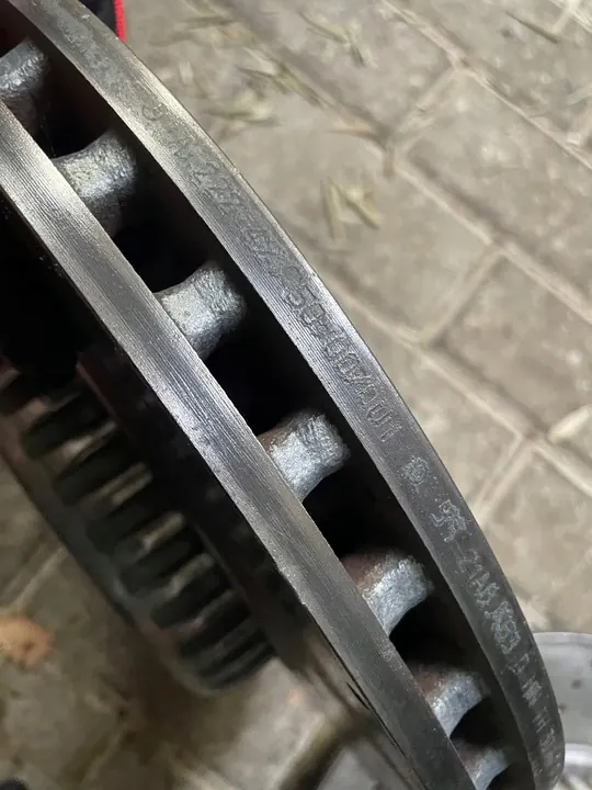 Voorremschijven Mercedes W222 350 CDI OEM A2224215000 image 5