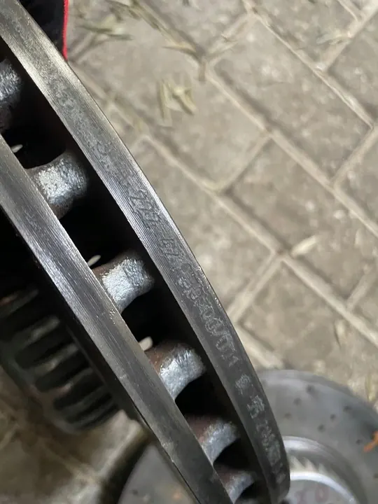 Voorremschijven Mercedes W222 350 CDI OEM A2224215000 image 6