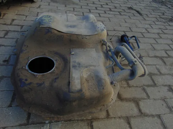 Tank-Einfüllstutzen OEM MLVIIIEU1 für Mitsubishi Lancer image 4