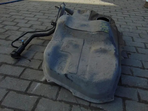 Tank-Einfüllstutzen OEM MLVIIIEU1 für Mitsubishi Lancer image 5
