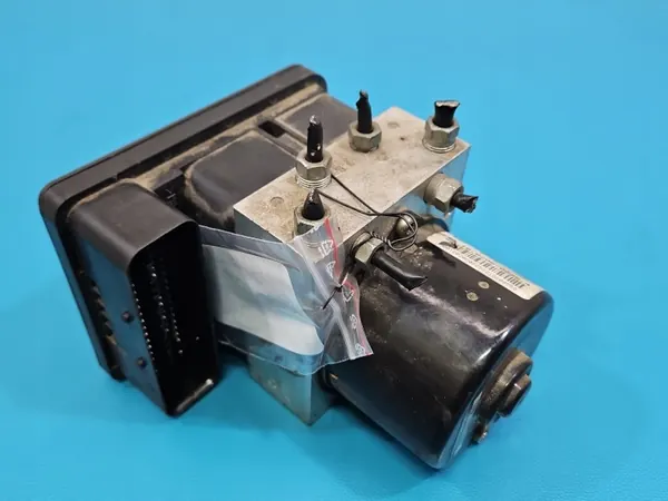 Gebrauchte ABS-Pumpe OEM 6771487 für BMW E87 image 2
