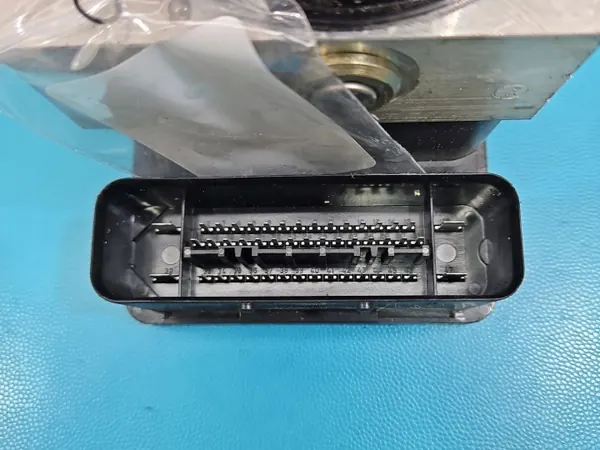 Gebrauchte ABS-Pumpe OEM 6771487 für BMW E87 image 5