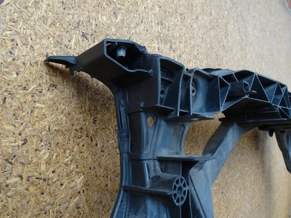 Reforço frontal AUDI Q3 8U 2011-2018 8U0805594D image 6