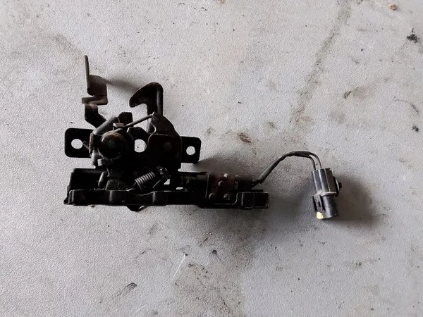 Serrure de capot Hyundai OE 81130-B9010 - Occasion image 2