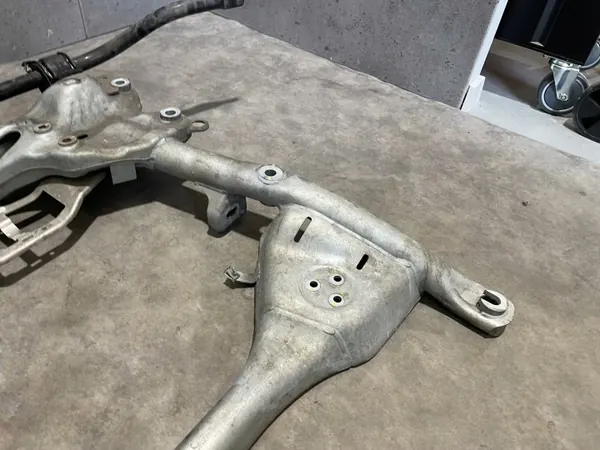 Kelkka Mercedes AMG GT C190 A190 W190 OEM A1906207601 image 5