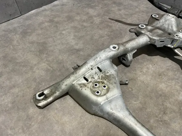 Kelkka Mercedes AMG GT C190 A190 W190 OEM A1906207601 image 6