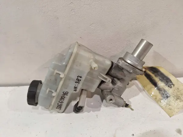 Pompe à frein OEM 32669046 pour Opel image 2