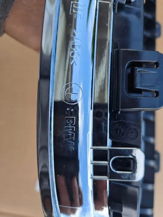 Grade de para-choque direito BMW 3 E90 E91 OEM 51137201970 image 4