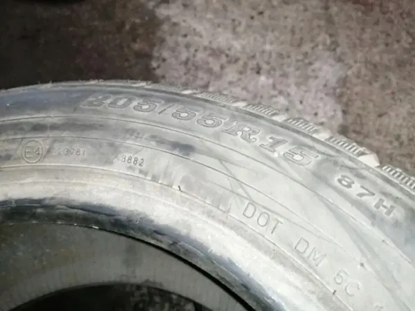 Grelha traseira porta-bagagens VW Golf VIII OEM 20555R15 image 3