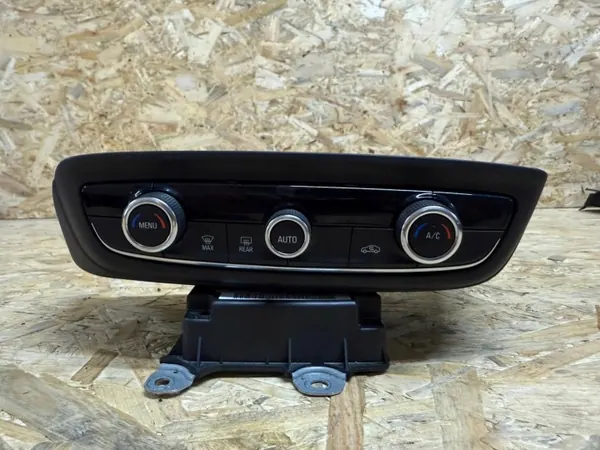 Opel Crossland AC ventilationspanel OEM 39093050 image 2