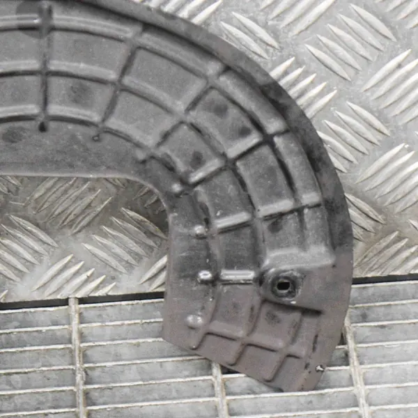 Escudo de disco de freno delantero derecho Maserati Ghibli OEM B430 image 3