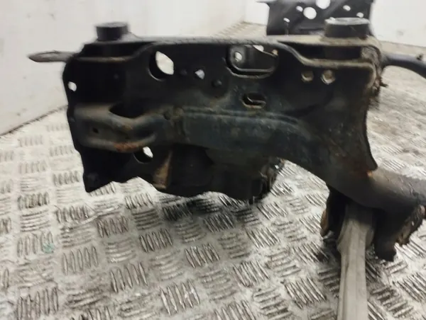 Audi A7 S7 4G 2012 Voorste hulpframe OEM AMD117120 image 3