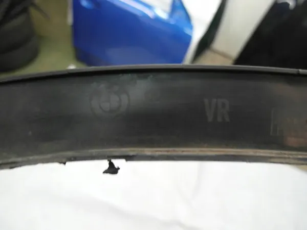 BMW X1 E84 Etu oikea lokasuoja image 3